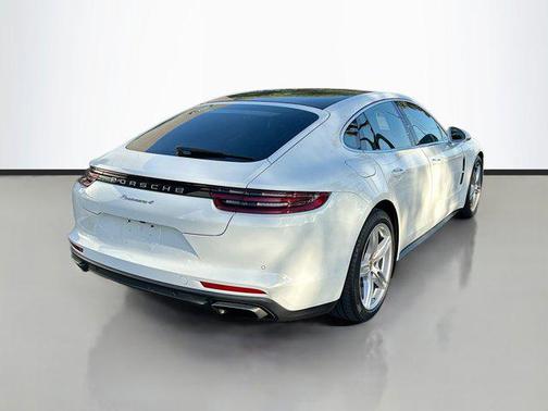 2019 Porsche Panamera 4