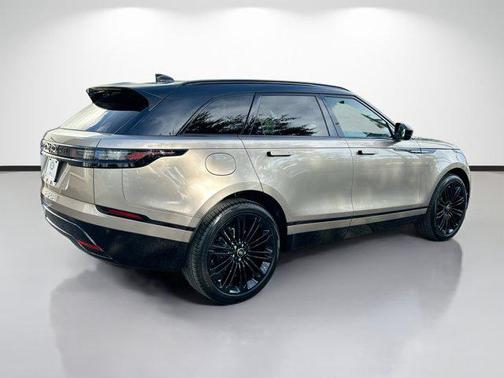 2026 Land Rover Range Rover Velar P250 SE R-Dynamic
