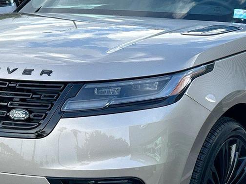 2026 Land Rover Range Rover Velar P250 SE R-Dynamic