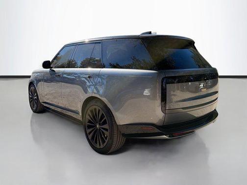 2025 Land Rover Range Rover P400 SE