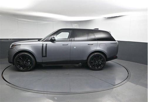 2025 Land Rover Range Rover P550e SE
