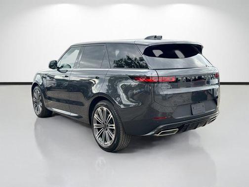 2026 Land Rover Range Rover Sport SE