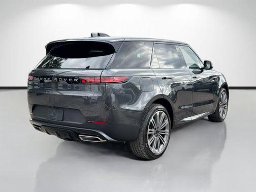 2026 Land Rover Range Rover Sport SE