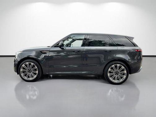 2026 Land Rover Range Rover Sport SE