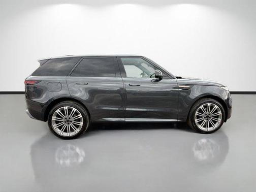 2026 Land Rover Range Rover Sport SE