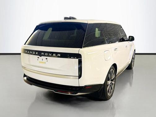 2025 Land Rover Range Rover P550e Autobiography