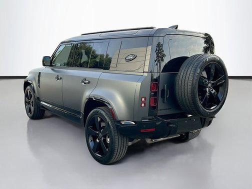 2025 Land Rover Defender 110 P400 X-Dynamic SE