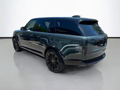 2025 Land Rover Range Rover P530 SE 7 Seat