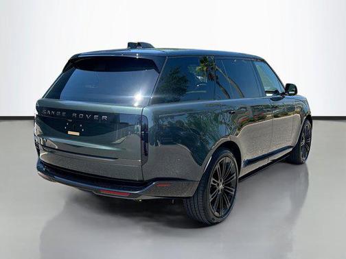2025 Land Rover Range Rover P530 SE 7 Seat