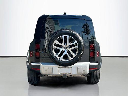 2025 Land Rover Defender 110 P300