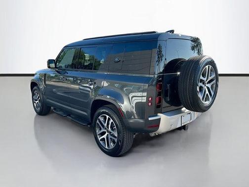 2025 Land Rover Defender 110 P300