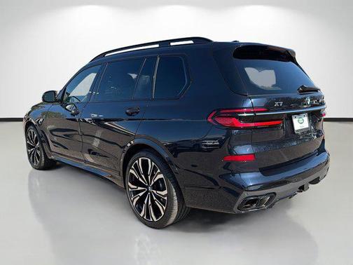 2023 BMW X7 M60i