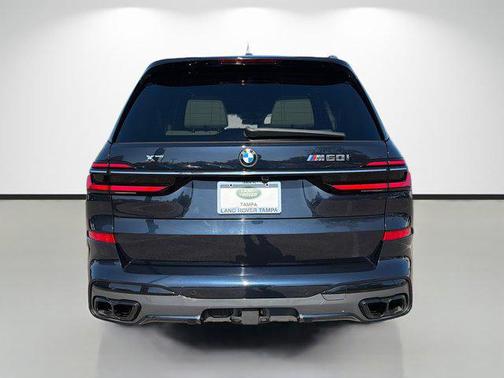 2023 BMW X7 M60i