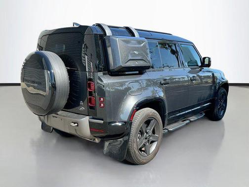 2023 Land Rover Defender 110 X-Dynamic SE