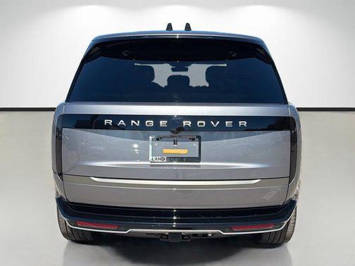 2026 Land Rover Range Rover P400 SE 7 Seat