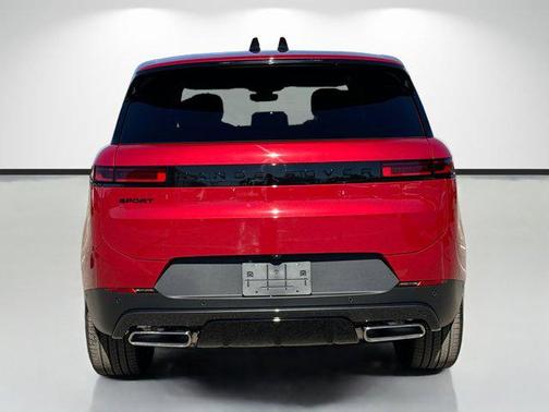 2026 Land Rover Range Rover Sport SE