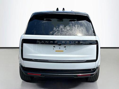 2025 Land Rover Range Rover P530 SE 7 Seat