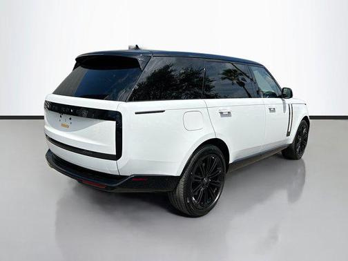 2025 Land Rover Range Rover P530 SE 7 Seat