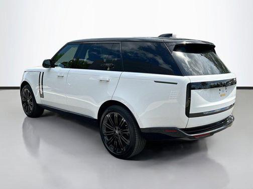 2025 Land Rover Range Rover P530 SE 7 Seat