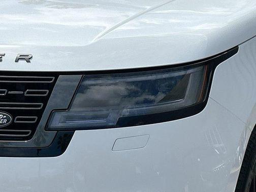 2025 Land Rover Range Rover P530 SE 7 Seat