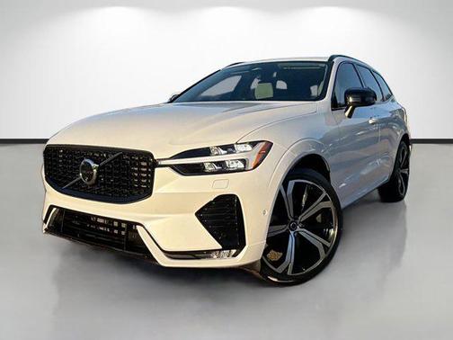 2025 Volvo XC60 B5 Ultra