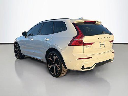2025 Volvo XC60 B5 Ultra