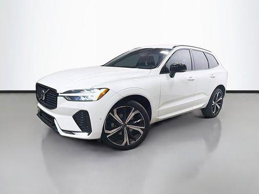 2025 Volvo XC60 B5 Ultra