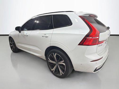 2025 Volvo XC60 B5 Ultra