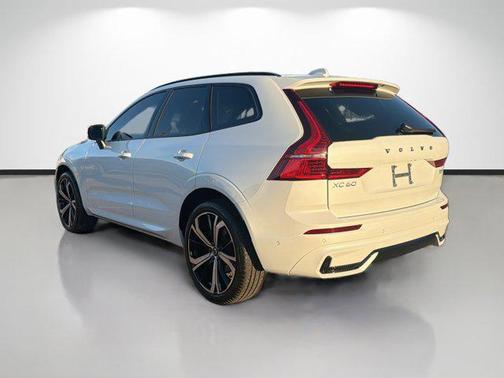 2025 Volvo XC60 B5 Ultra