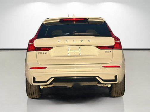 2025 Volvo XC60 B5 Ultra