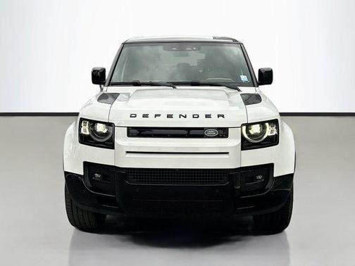 2025 Land Rover Defender 110 P400 X-Dynamic SE