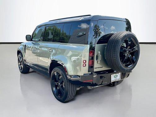 2025 Land Rover Defender 110 P400 X-Dynamic SE