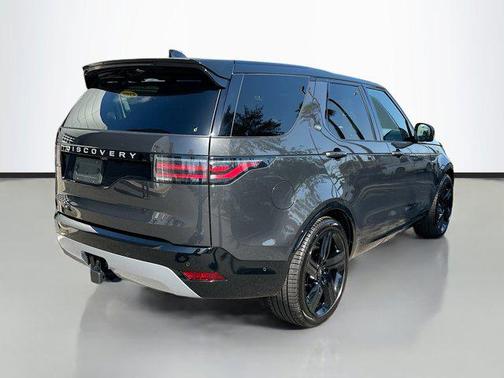2025 Land Rover Discovery P360 Metropolitan Edition