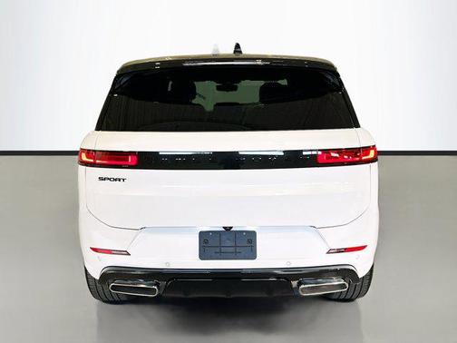2025 Land Rover Range Rover Sport SE