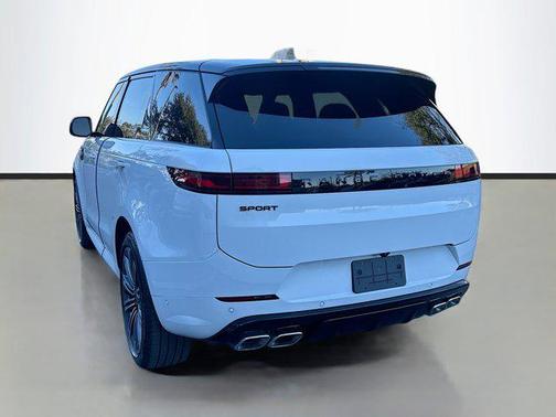 2025 Land Rover Range Rover Sport SE