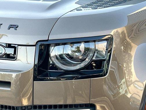 2025 Land Rover Defender 110 P400 S
