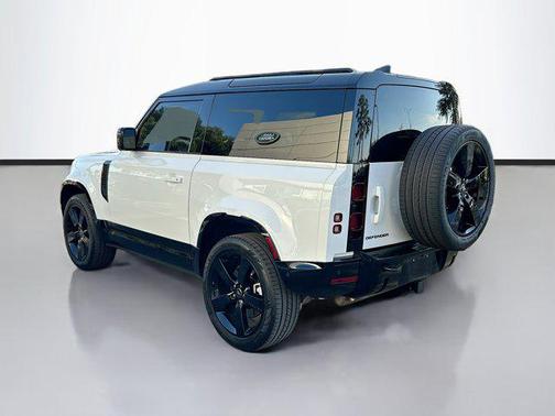 2024 Land Rover Defender 90 P400 X-Dynamic SE