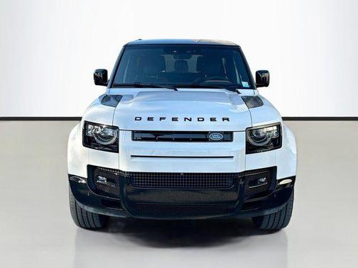 2024 Land Rover Defender 90 P400 X-Dynamic SE