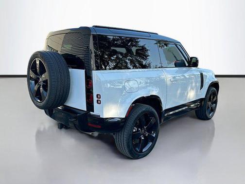 2024 Land Rover Defender 90 P400 X-Dynamic SE
