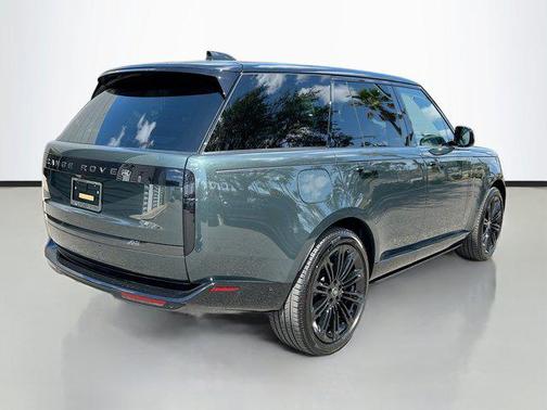 2025 Land Rover Range Rover P400 SE
