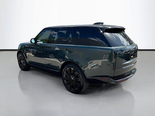 2025 Land Rover Range Rover P400 SE