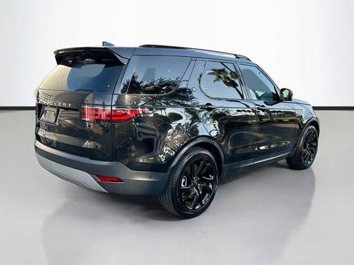 2025 Land Rover Discovery P300 S