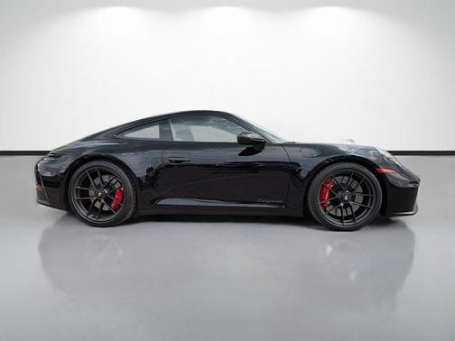 2025 Porsche 911 Carrera GTS