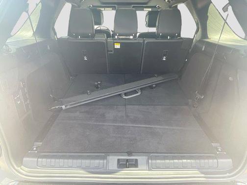 2024 Land Rover Discovery P300 Dynamic SE