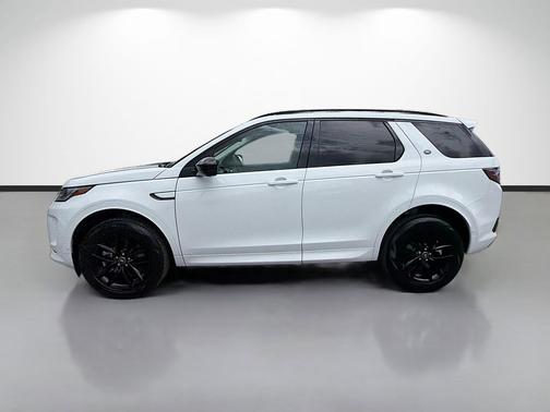 Fuji White 2025 Land Rover Discovery Sport S