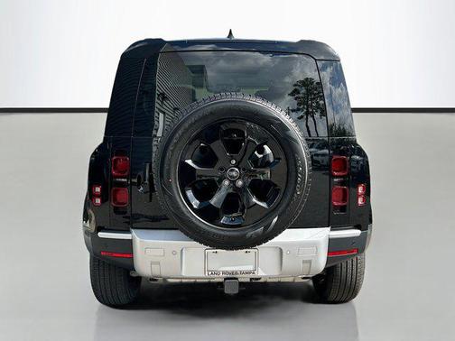 2025 Land Rover Defender 110 P400 S