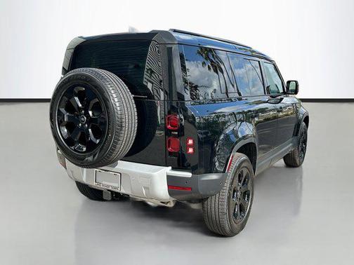 2025 Land Rover Defender 110 P400 S