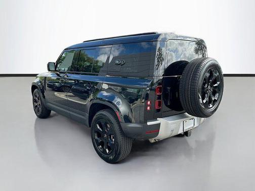 2025 Land Rover Defender 110 P400 S
