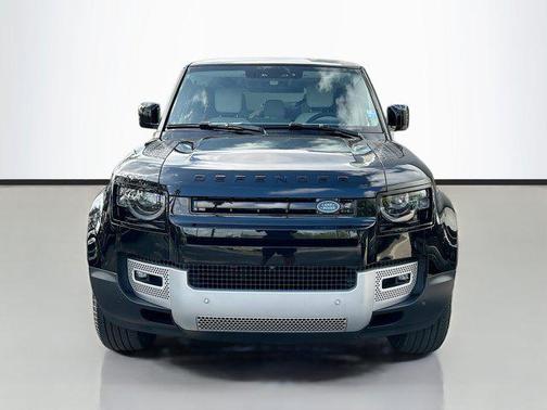 2025 Land Rover Defender 110 P400 S