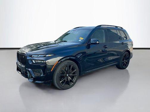 2025 BMW X7 M60i